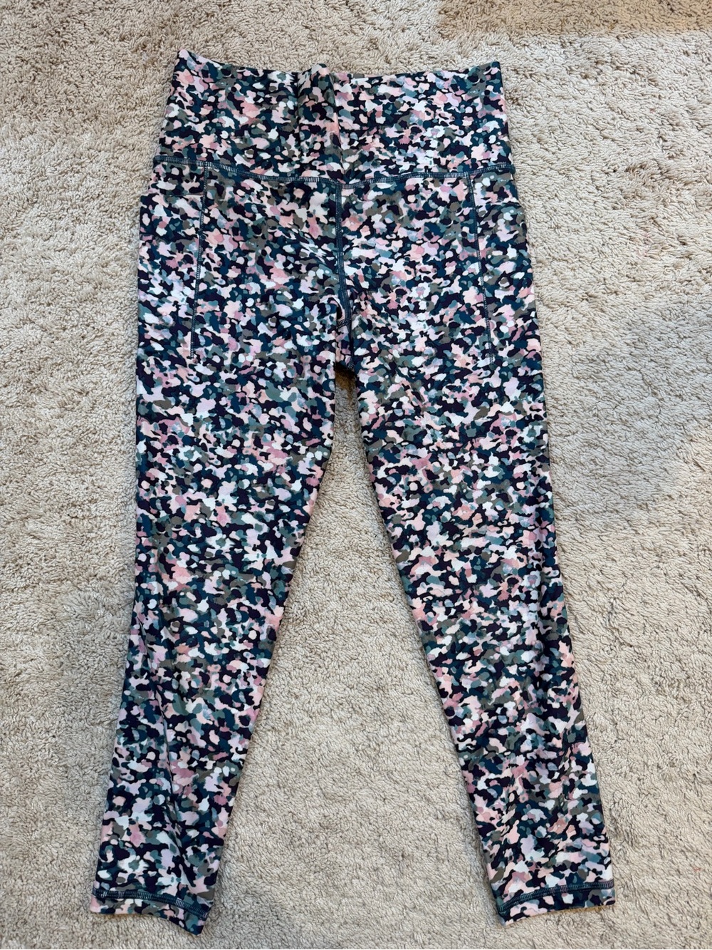 Athleta Salutation Stash 7/8 Leggins Size Small